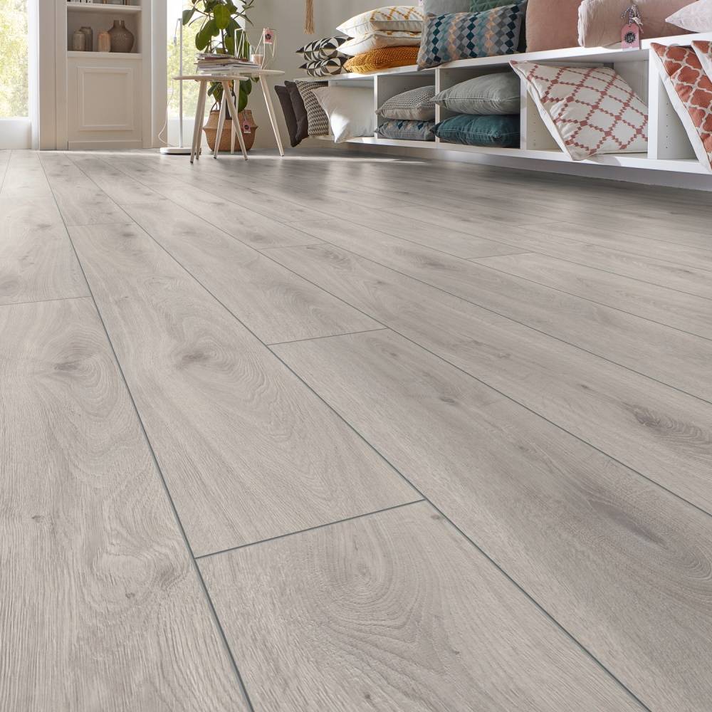Embrace Pro Laminate Flooring 3239 Presti Oak White AC5 
