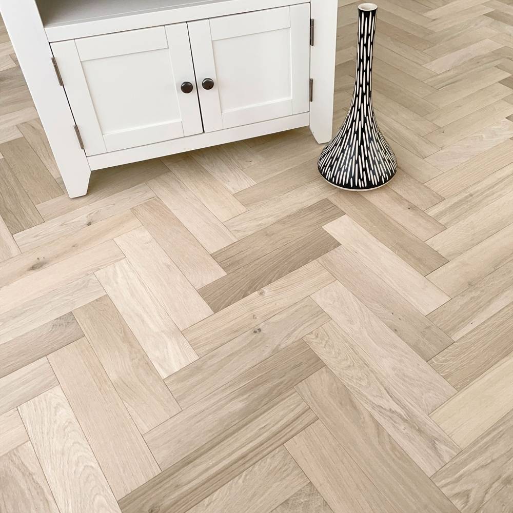 Herringbone Parquet Engineered Wood Flooring 18mm Unfinished Oak 