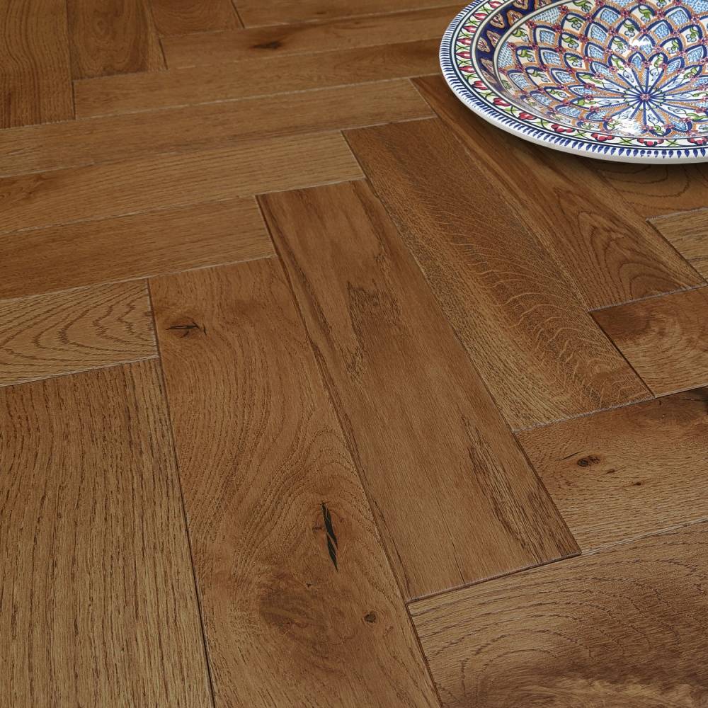 Herringbone Parquet Engineered Wood Flooring 10mm lacquered Autumn Oak