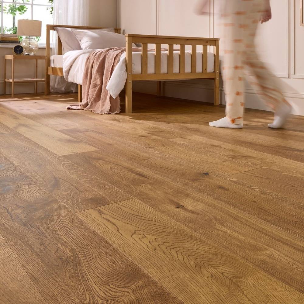 Manor Otley Engineered Wood Flooring 18mm x 190mm Natural Oak Blackline Brushed Matt Lac