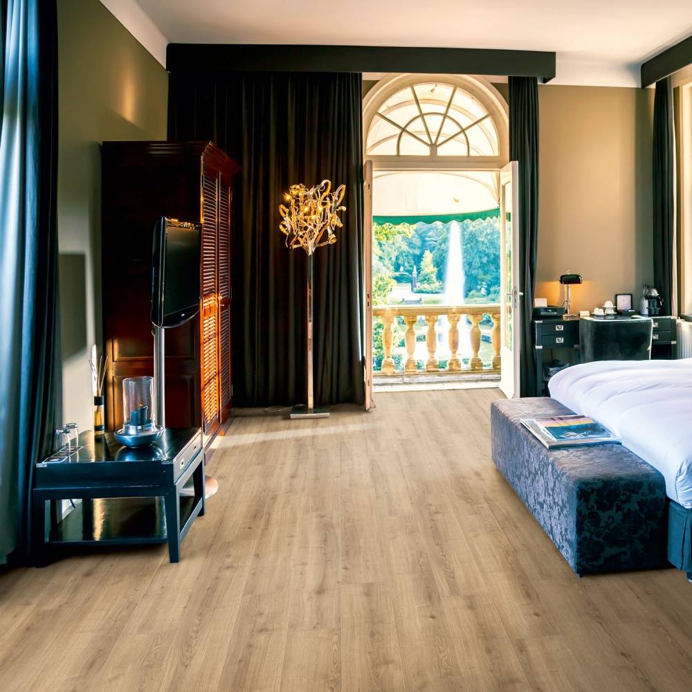 Prestige Laminate Flooring 8mm Tawny Oak 822