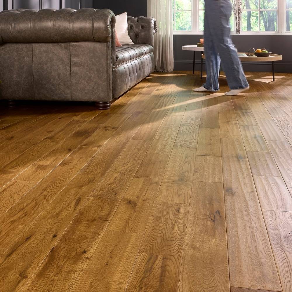 Watton 18mm x 120mm Solid Oak Flooring Golden Handscraped Matt Lacquer