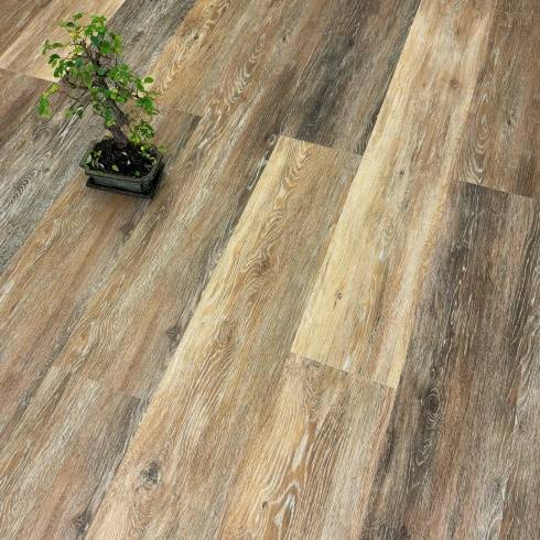 Engrave Oak Diverse Luxury Vinyl Plank 7004