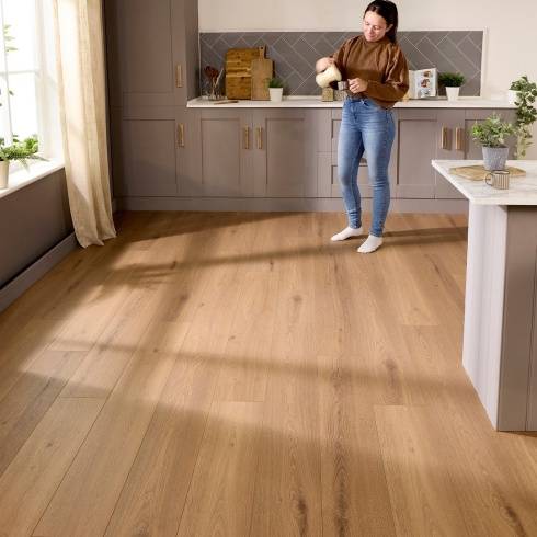 Embrace Pro Laminate Flooring 14mm Farmhouse Oak AC5 Built-in Underlay
