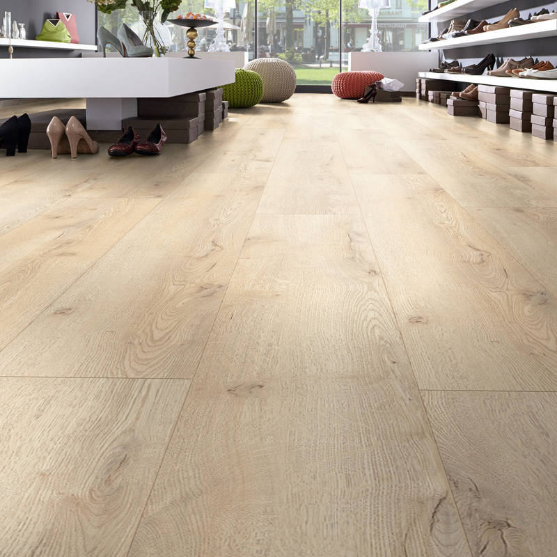 Embrace XL Laminate Flooring 10mm Sierra Oak 0772 - image 2