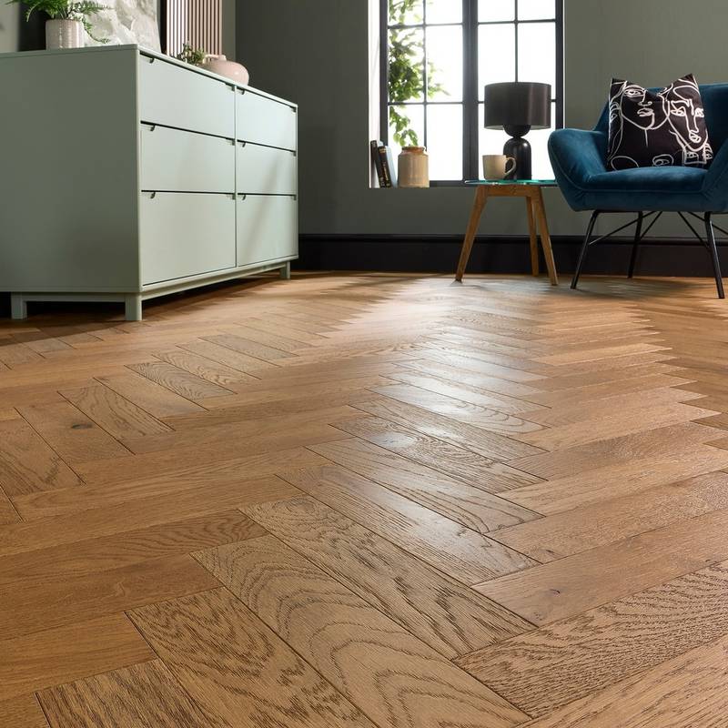 Herringbone Parquet Engineered Wood Flooring 18mm Warm Harvest Brushed Oiled - image 4