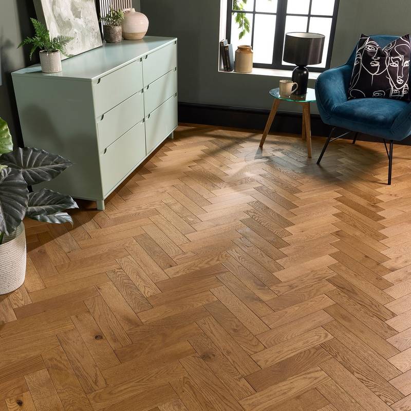 Herringbone Parquet Engineered Wood Flooring 18mm Warm Harvest Brushed Oiled - image 5